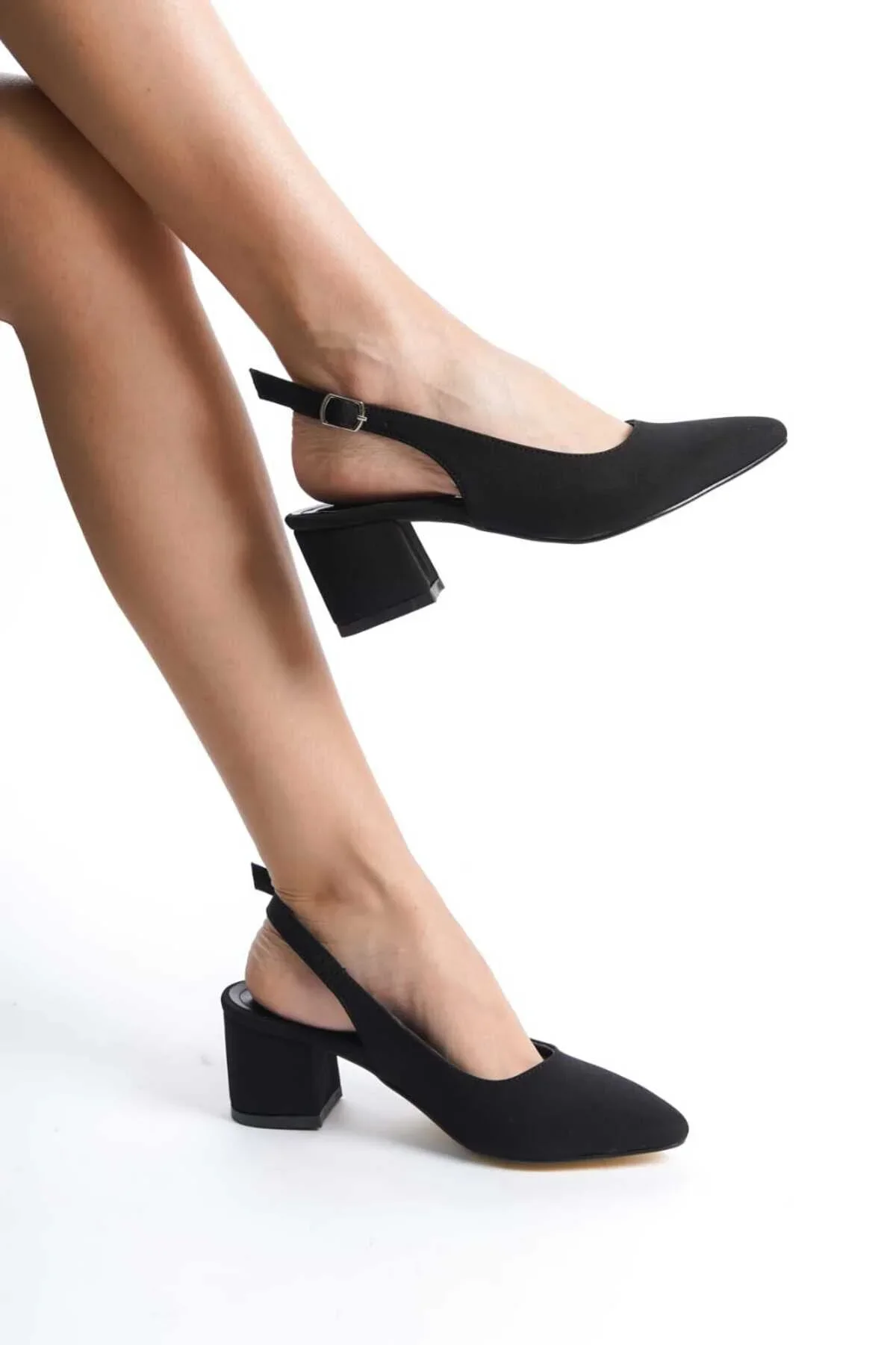 Beekamı Lora Sivri Burun Alçak Topuklu Slingback Ayakkabı — Siyah — ön görünüm
